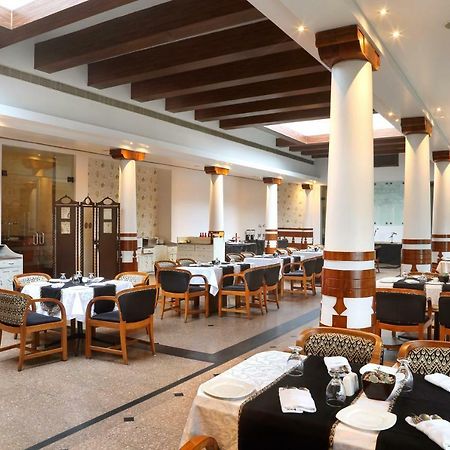 Hotel Maurya Patna Patna  Zewnętrze zdjęcie