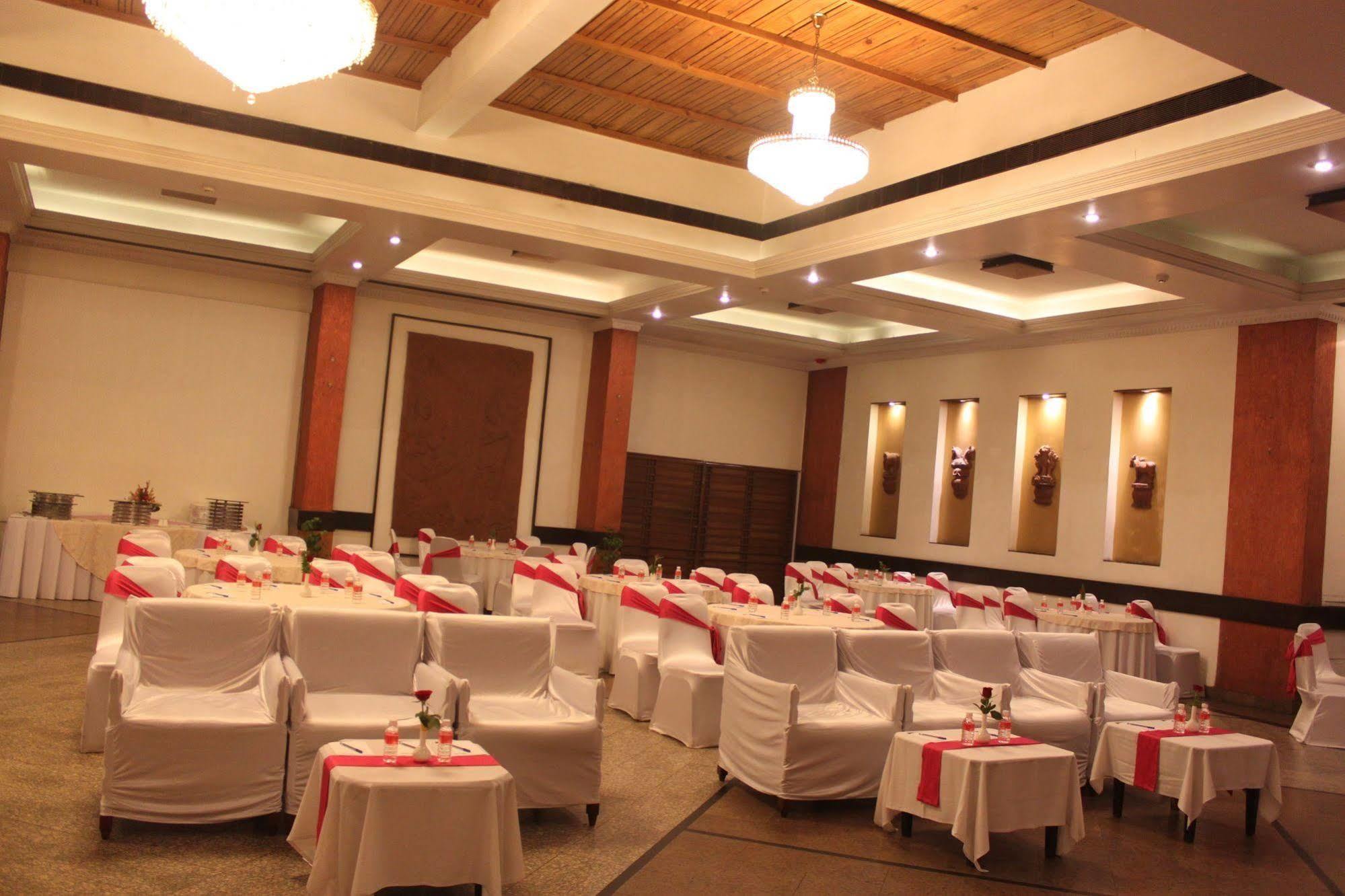 Hotel Maurya Patna Patna  Zewnętrze zdjęcie