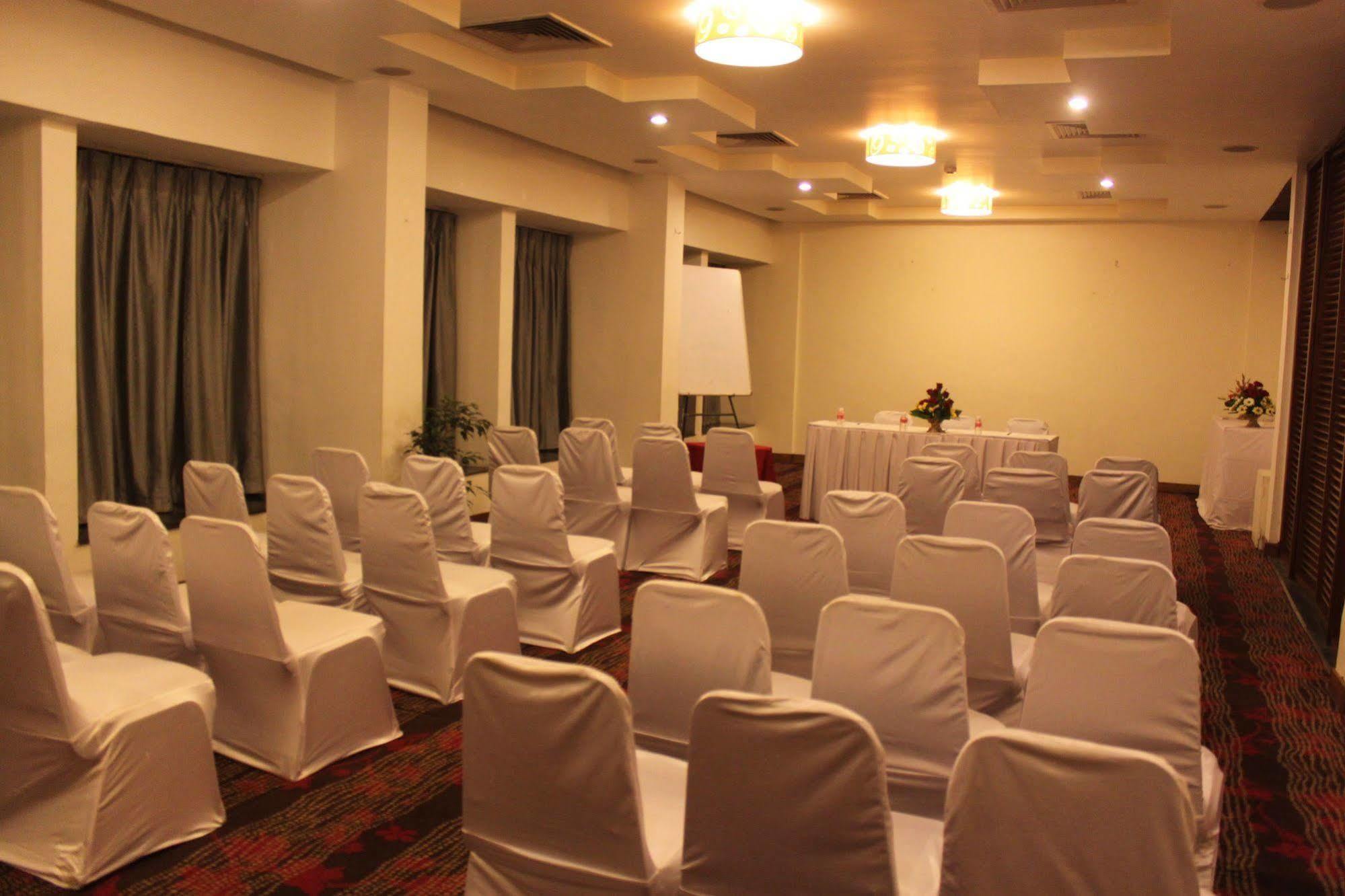 Hotel Maurya Patna Patna  Zewnętrze zdjęcie