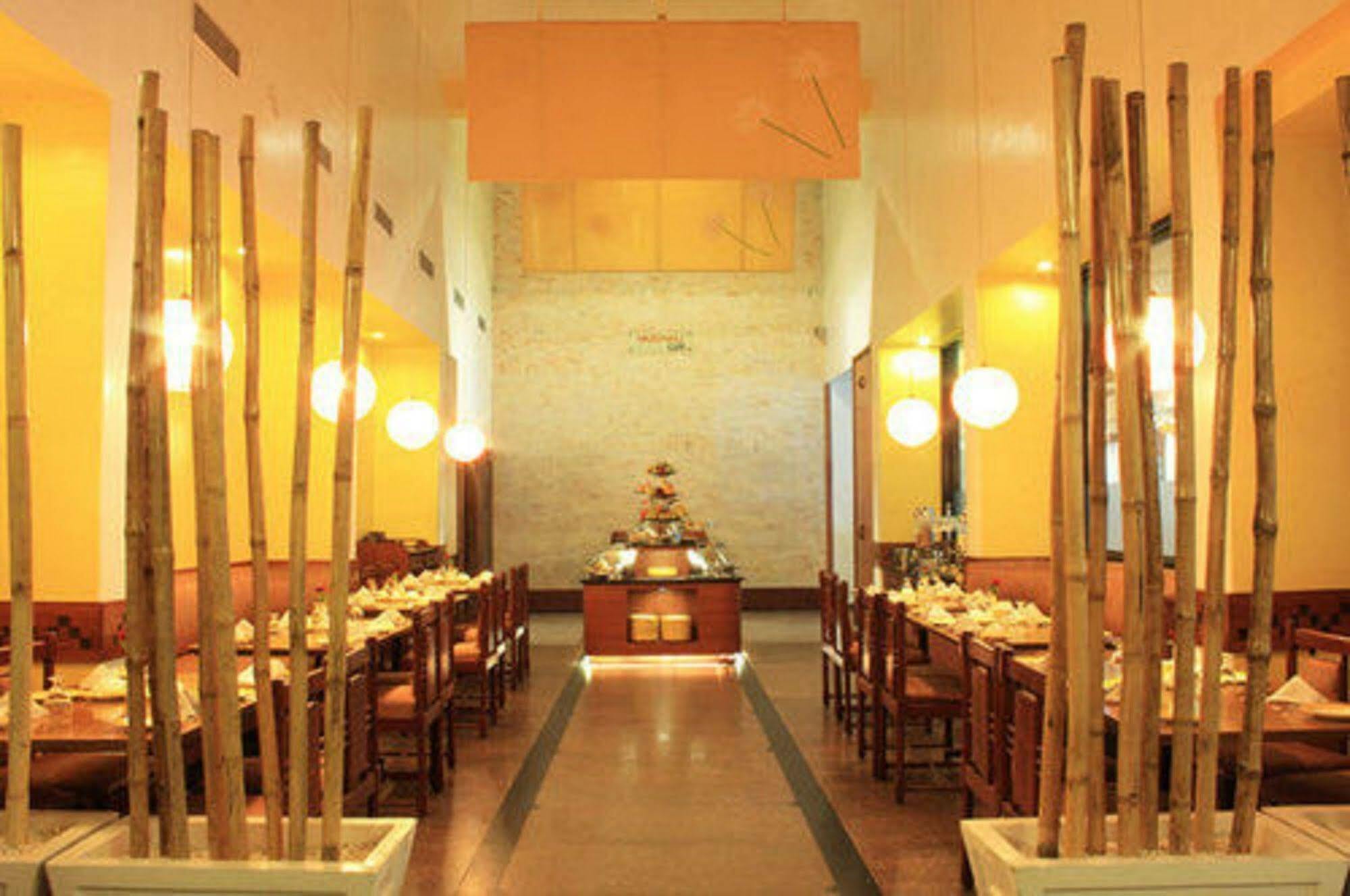 Hotel Maurya Patna Patna  Zewnętrze zdjęcie